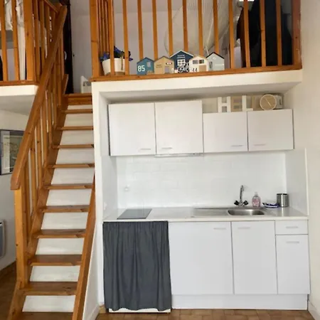 شقة In Front Of The Marina In غريمو