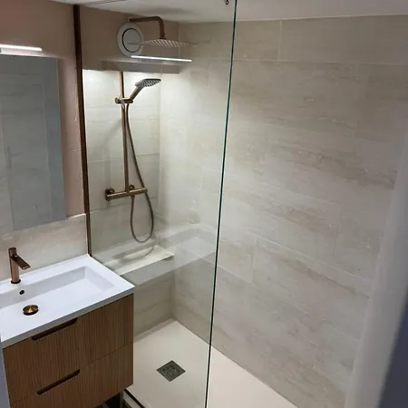 Apartament In Front Of The Marina In *