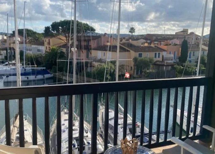 In Front Of The Marina In Apartment Grimaud