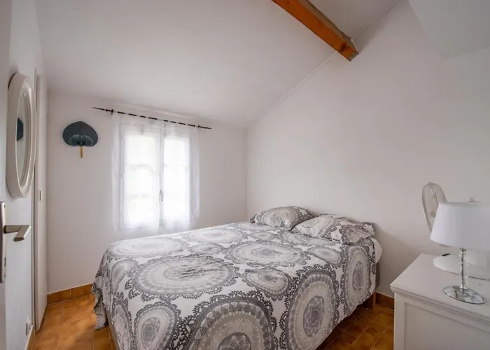 Apartment In Front Of The Marina In *