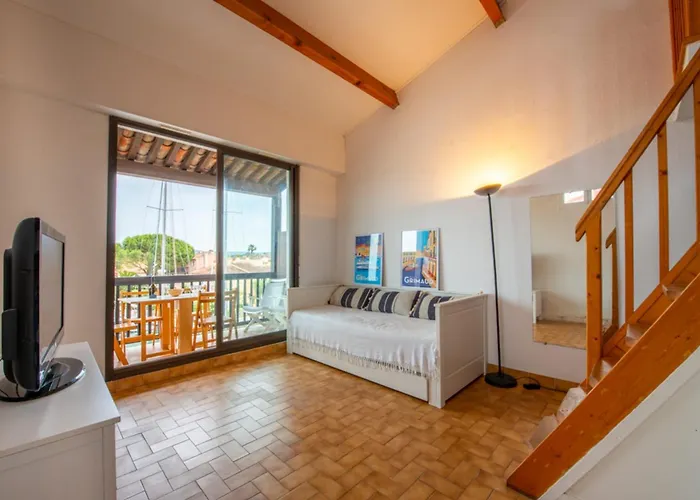 In Front Of The Marina In Apartman Grimaud